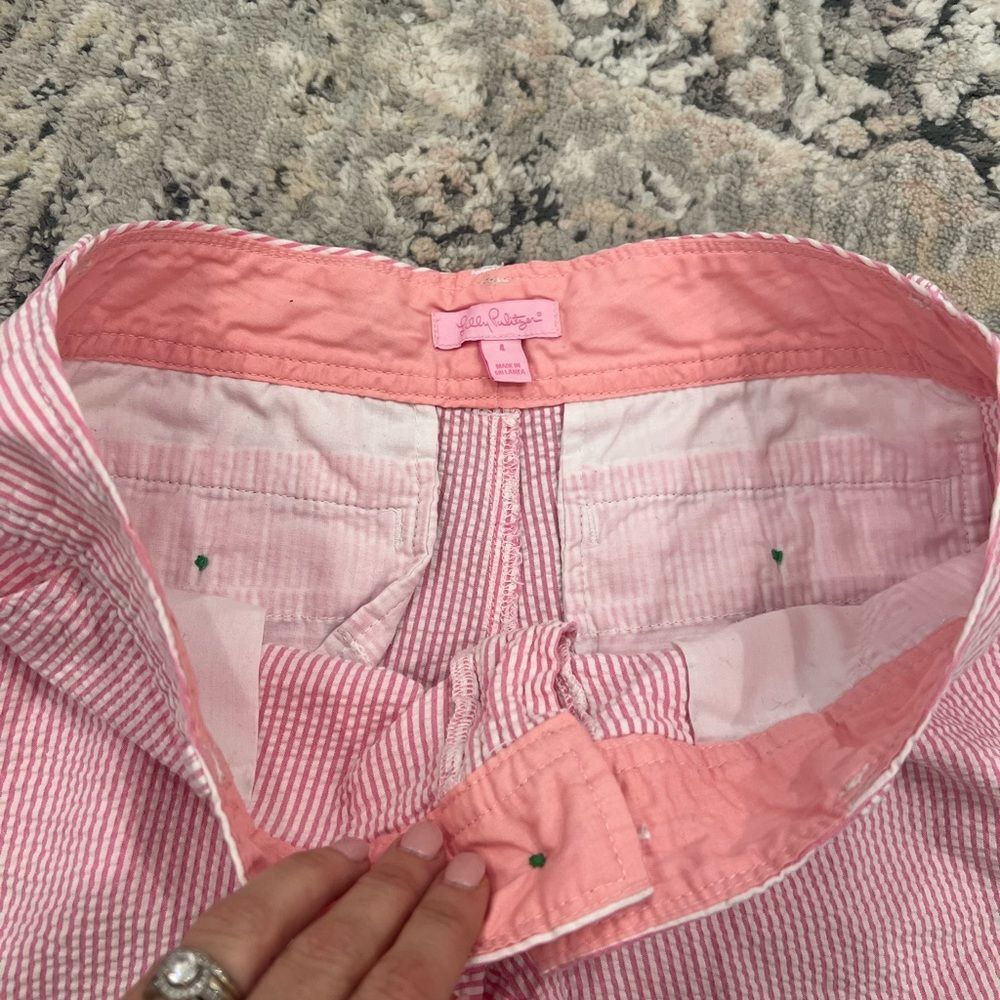 Lilly Pulitzer Buttercup Seersucker Pink Bermuda Shorts Scalloped Hem Size 4 - Picture 3 of 3
